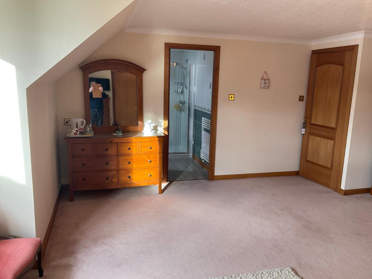 Ronaldsvoe Bed And Breakfast Fort William Luaran gambar